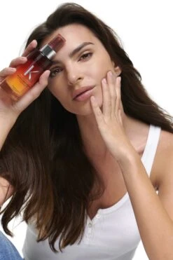 Kérastase Nutritive 8H Magic Night Serum -Beauté Cheveux Soldes kerastase nutritive 8h magic night serum serum de nuit regenerant effet revitalisant pour cheveux 4