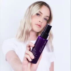 Shu Uemura Yūbi Blonde Serum 13 Shu Uemura Yūbi Blonde Serum -Beauté Cheveux Soldes shu uemura yubi blonde serum serum capillaire anti jaunissement 3